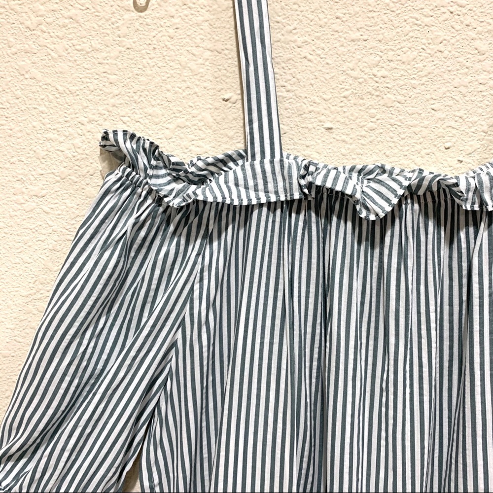 Plus Size Boho Cold Shoulder Top (NWT) - Picture 4 of 7